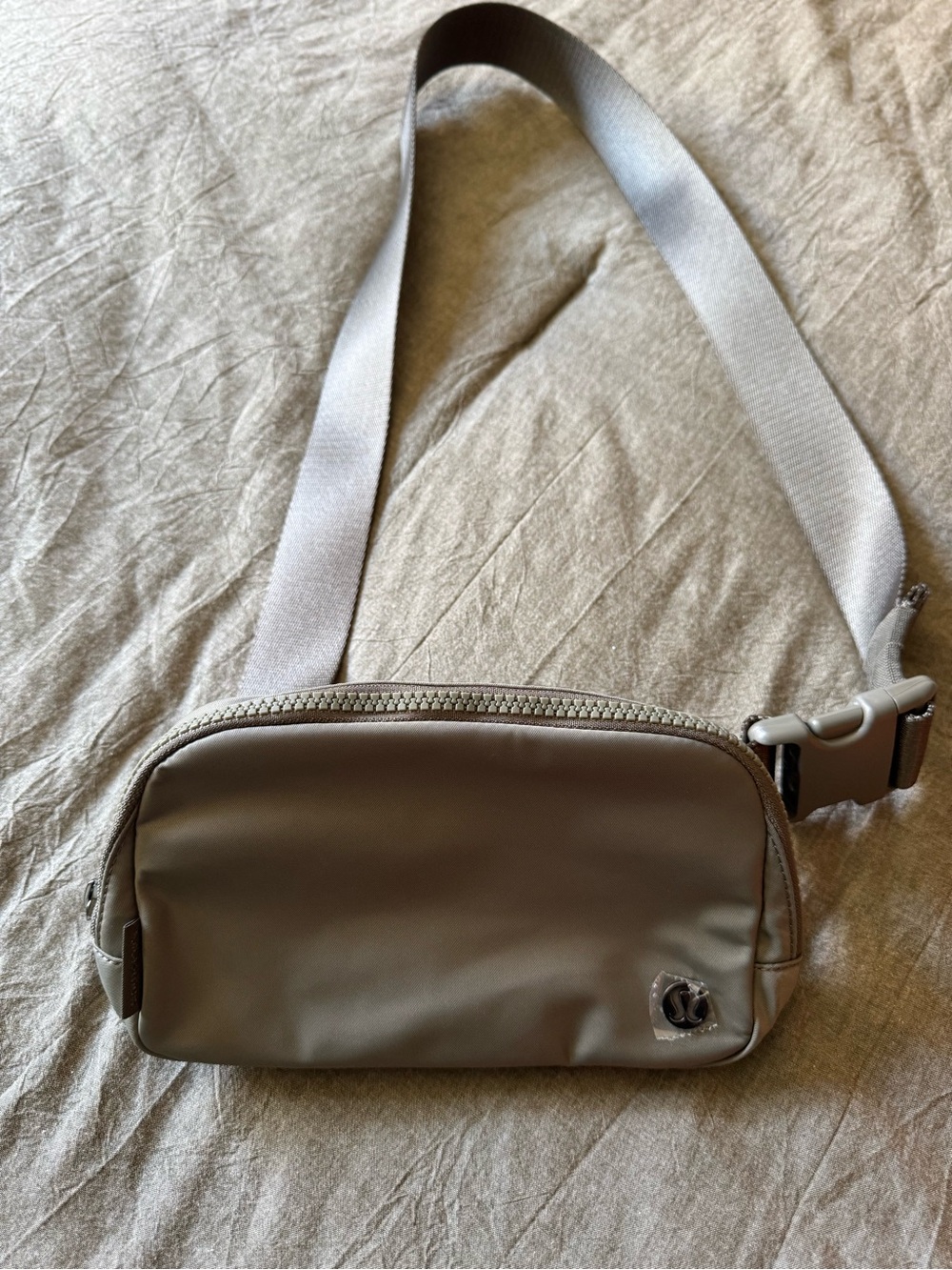 lululemon athletica olive green Everyday Crossbody Belt Bag. New